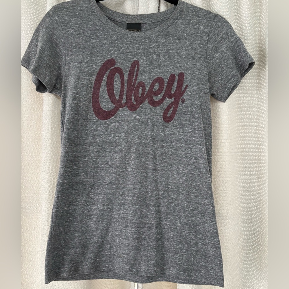 Women’s Obey XS heathered tee